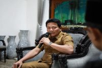 Bupati Subandi saat menerima audiensi BPJPH Jatim di Pendopo Delta Wibawa, Senin (2/3/2026). (Foto Dok Ho/RadarBangsa.co.id)