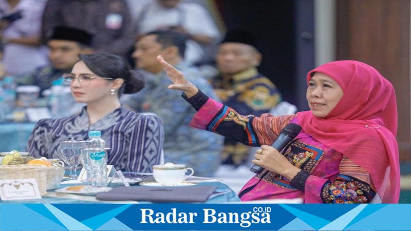 Gubernur Jatim Khofifah saat diskusi bersama kepala daerah, Rabu (25/03/2026). (Foto Dok Ho/RadarBangsa.co.id)