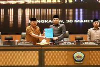 Wakil Bupati Bangkalan saat menyampaikan LKPJ 2025 di DPRD, Senin (30/3/2026) (Foto Dok Ho/RadarBangsa.co.id)