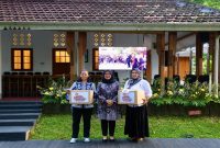 Bupati Banyuwangi Ipuk Fiestiandani saat mengumumkan kebijakan pembebasan PBB di Pendopo Sabha Swagatha Blambangan, Senin (20/4/2026). (Foto Dok Ho/RadarBangsa.co.id)