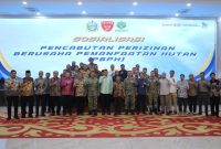 Bupati Asahan Taufik Zainal Abidin menghadiri sosialisasi pencabutan PBPH di Aula Raja Inal Siregar, Kamis (16/4/2026). (Foto Dok Ho/RadarBangsa.co.id)