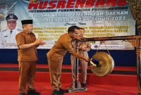 Bupati Bangkalan, Lukman Hakim, saat meluncurkan HELLO KRENA pada Musrenbang RKPD 2027 di Pendopo Pratanu, Selasa (31/3/2026). (Foto Dok Ho/RadarBangsa.co.id)
