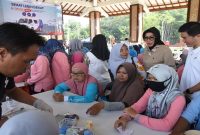 Warga mengikuti cek kesehatan gratis di CFD Sidoarjo, Minggu (26/4/2026) (Foto Dok Ho/RadarBangsa.co.id)