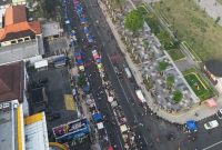 Suasana CFD di Jalan A. Yani Sidoarjo dipadati warga yang berolahraga dan mengakses layanan publik, Minggu (12/04/2026). (Foto Dok Ho/RadarBangsa.co.id)