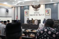 Rapat paripurna DPRD Kabupaten Blitar bahas LKPJ 2025, Jumat (24/4/2026). (Foto Dok Ho/RadarBangsa.co.id)