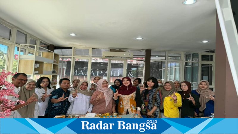 Lia Istifhama saat podcast Hari Kartini di Surabaya, Rabu (29/4/2026). (Foto Dok Ho/RadarBangsa.co.id)