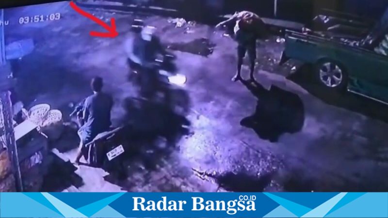 Lokasi kios pedagang korban pencurian di Pedamaran Semarang, Kamis (30/4/2026). Pelaku terekam CCTV saat melarikan diri. (Foto SCREENSHOT  REKAMAN CCTV/RadarBangsa.co.id)