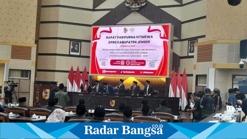 Fatmawati saat dilantik sebagai Wakil Ketua DPRD Jember, Jumat (10/4/2026). (Foto Dok Ho/RadarBangsa.co.id)