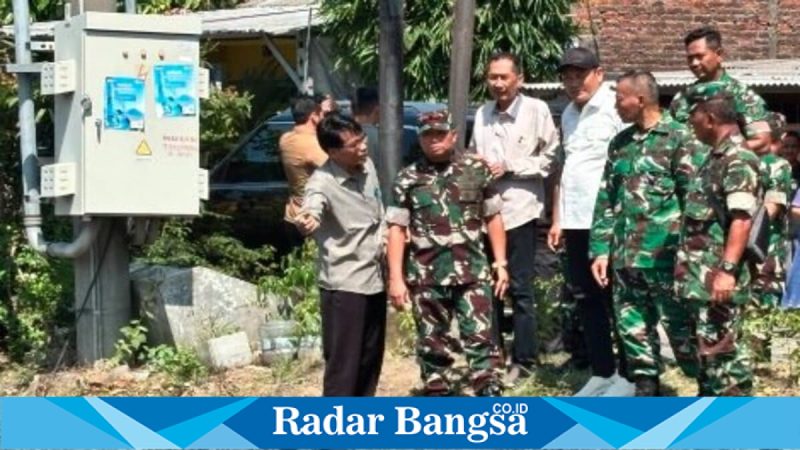 Peninjauan lokasi pembangunan jembatan Desa Plumbungan, Sukodono, Sabtu (25/4/2026). (Foto Dok Ho/RadarBangsa.co.id)