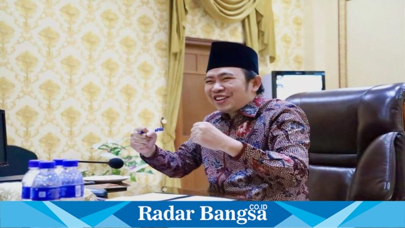 Bupati Jember Gus Fawait saat memberikan keterangan soal beasiswa, Jumat (27/3/2026). (Foto Dok Ho/RadarBangsa.co.id)