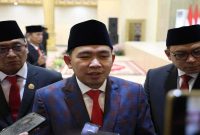 Bupati Jember Gus Fawait saat memberikan keterangan terkait skema WFH, Rabu (25/3/2026). (Foto Dok Ho/RadarBangsa.co.id)