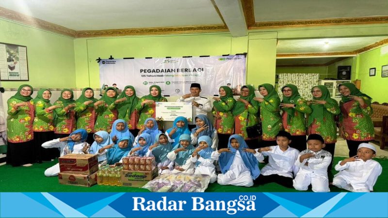 Penyaluran bantuan Pegadaian Peduli Dhuafa di Jawa Timur, Sabtu (4/4/2026). (Foto Dok Ho/RadarBangsa.co.id)