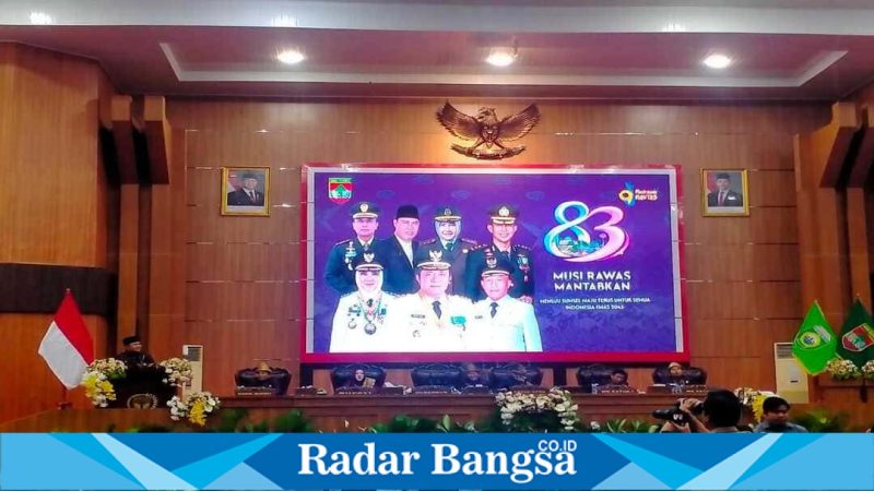 Suasana Rapat Paripurna HUT ke-83 Musi Rawas di ruang sidang DPRD, Senin (20/4/2026). (Foto Dok Ho/RadarBangsa.co.id)
