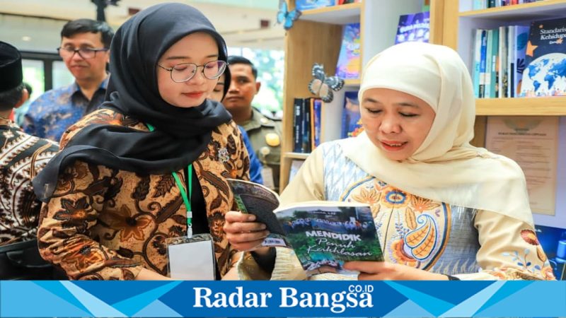 Gubernur Jawa Timur Khofifah Indar Parawansa mengajak penguatan literasi, Rabu (23/4/2026). (Foto Dok Ho/RadarBangsa.co.id)