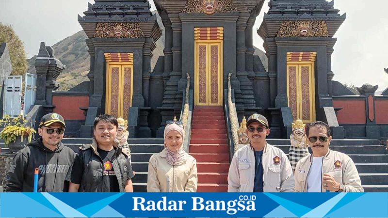 Aksi bersih dan penyerahan bantuan di kawasan Gunung Bromo, Minggu (26/4/2026) (Foto Dok Ho/RadarBangsa.co.id)