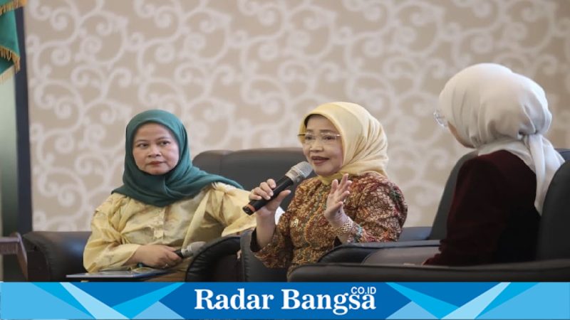Wakil Bupati Malang Lathifah Shohib saat menjadi narasumber Seminar Nasional Hari Kartini di UIN Malang, Selasa, 21 April 2026. (Foto Dok Ho/RadarBangsa.co.id)