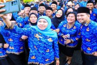 Gubernur Jawa Timur Khofifah Indar Parawansa saat menghadiri agenda peringatan Hari Otonomi Daerah di Surabaya, Sabtu (25/04/2026). (Foto Dok Ho/RadarBangsa.co.id)