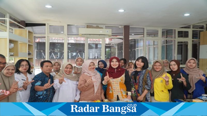 Lia Istifhama saat podcast Hari Kartini di Surabaya, Rabu (29/4/2026). (Foto Dok Ho/RadarBangsa.co.id)
