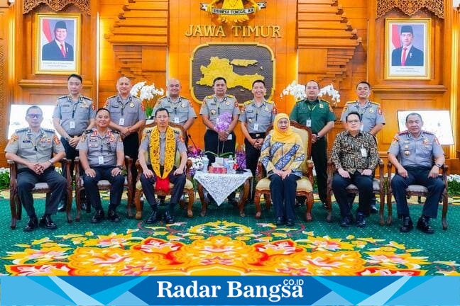 Gubernur Khofifah menerima kunjungan peserta SESPIMTI Polri di Gedung Negara Grahadi, Surabaya, Selasa 14 April 2026. (Foto Dok Ho/RadarBangsa.co.id)