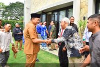 Bupati Pasuruan Rusdi Sutejo saat halal bihalal dengan buruh dan APINDO, Selasa 31 Maret 2026. (Foto Dok Ho/RadarBangsa.co.id)