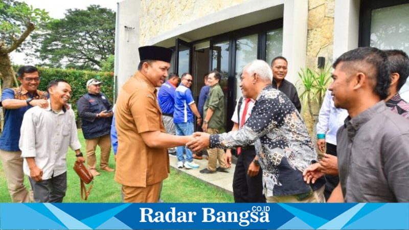 Bupati Pasuruan Rusdi Sutejo saat halal bihalal dengan buruh dan APINDO, Selasa 31 Maret 2026. (Foto Dok Ho/RadarBangsa.co.id)