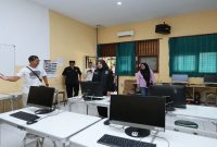 Bupati Banyuwangi Ipuk Fiestiandani meninjau kesiapan TKA di sekolah, Minggu (5/4/2026). (Foto Dok Ho/RadarBangsa.co.id)