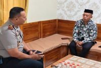 Kapolsek Tikung AKP Anang Purwo Widodo saat menjalankan Program BRUS bagi remaja di Lamongan, Sabtu (18/4/2026). (Foto Dok Ho/RadarBangsa.co.id)