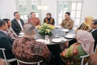 Gubernur Jawa Timur Khofifah Indar Parawansa bertemu CEO Maybank Islamic Berhad di Kuala Lumpur, Rabu (29/4/2026). (Foto Dok Ho/RadarBangsa.co.id)