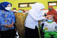 Gubernur Jatim Khofifah saat peringatan Hari Posyandu Nasional, Rabu (29/4). (Foto Dok Ho/RadarBangsa.co.id)