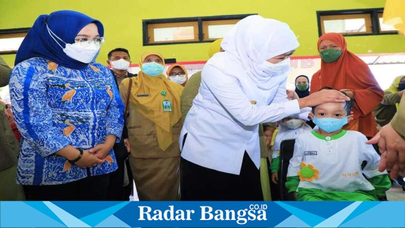 Gubernur Jatim Khofifah saat peringatan Hari Posyandu Nasional, Rabu (29/4). (Foto Dok Ho/RadarBangsa.co.id)