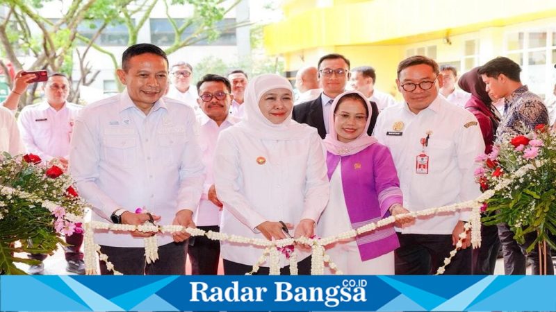 Gubernur Jawa Timur Khofifah Indar Parawansa meresmikan Grand Paviliun RSSA Malang, Rabu (22/4/2026). (Foto Dok Ho/RadarBangsa.co.id)