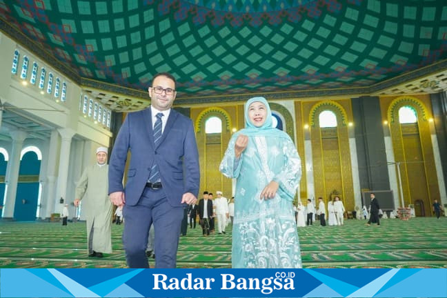 Gubernur Khofifah bertemu Wakil Duta Besar Mesir bahas kerja sama sister province di Surabaya, Minggu (19 April 2026). (Foto Dok Ho/RadarBangsa.co.id)