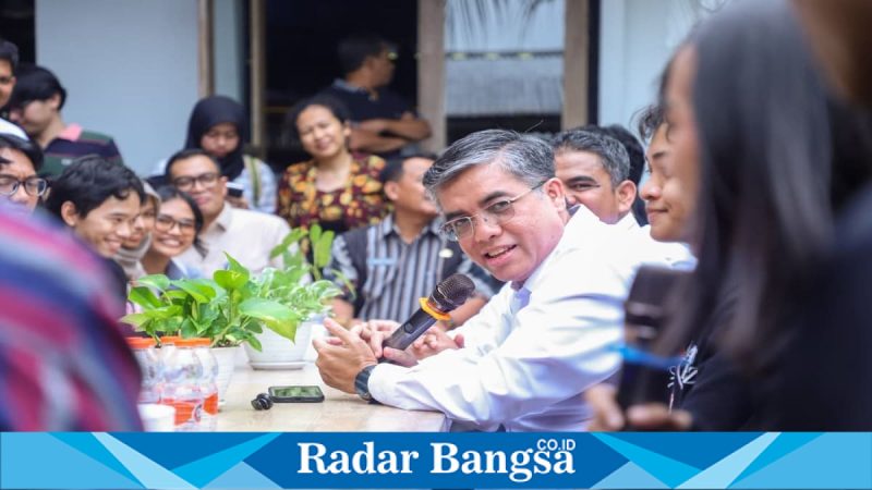 Menaker Yassierli meninjau program magang nasional di Semarang, Selasa (31/3/2026). (Foto Dok Ho/RadarBangsa.co.id)