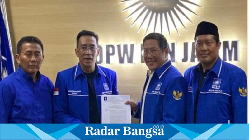 Penyerahan SK kepengurusan DPD PAN Sidoarjo di Kantor DPW PAN Jatim, Sabtu (25/4/2026). (Foto Dok Ho/RadarBangsa.co.id)