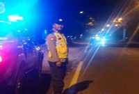 Petugas Polsek Tikung saat patroli Blue Light di wilayah Lamongan, Selasa (21/4/2026). (Foto Dok Ho/RadarBangsa.co.id)
