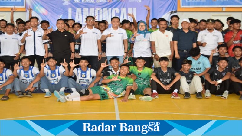 Wakil Bupati Lamongan membuka Liga Futsal 2026 di Lamongan Sport Center, Sabtu (4/4/2026). (Foto Dok Ho/RadarBangsa.co.id)