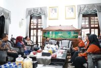 Bupati Sidoarjo Subandi menerima audiensi BPS terkait kesiapan Sensus Ekonomi 2026 di Pendopo Delta Wibawa, Kamis (16/4/2026). (Foto Dok Ho/RadarBangsa.co.id)