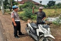 Petugas Polsek Tikung saat patroli di persawahan program P2B Desa Bakalanpule, Senin (20 April 2026). (Foto Dok Ho/RadarBangsa.co.id)