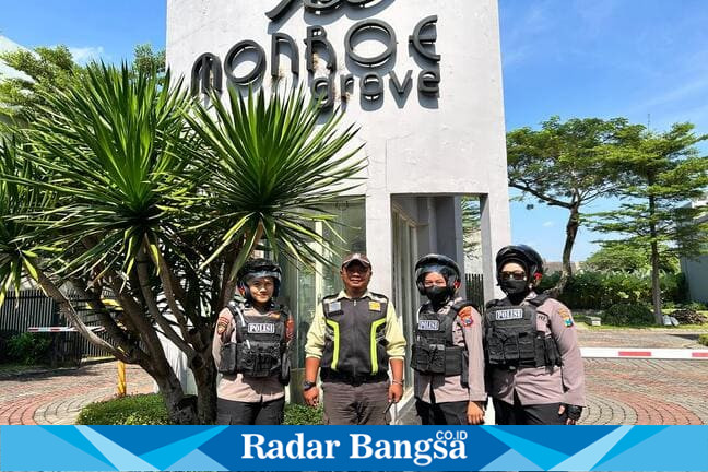 Personel Polwan Jenggala Presisi saat patroli kamtibmas di wilayah perumahan dan pertokoan Sidoarjo, Senin (20/4/2026). (Foto Dok Ho/RadarBangsa.co.id)
