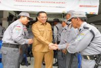 Wali Kota Probolinggo saat menghadiri pelatihan Linmas di Mayangan, Selasa (31/3) (Foto Dok Ho/RadarBangsa.co.id)