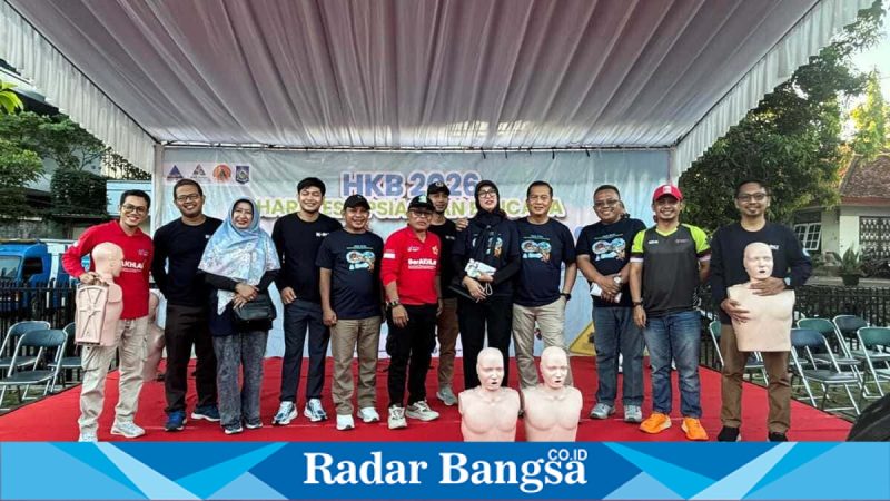 Tenaga medis RSUD H. Moh. Ruslan Mataram saat edukasi darurat di CFD Udayana, Minggu (26/4/2026). (Foto Dok Ho/RadarBangsa.co.id)