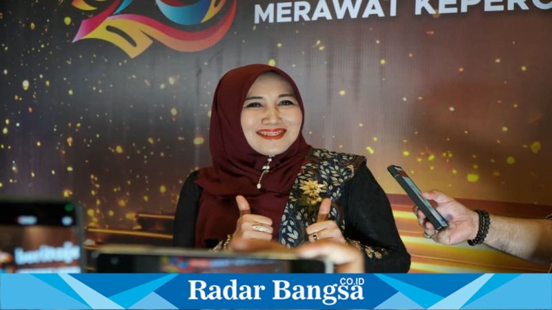 Lia Istifhama usai menerima penghargaan Tokoh Perempuan Jatim 2026, Rabu (22/4/2026). (Foto Dok Ho/RadarBangsa.co.id)