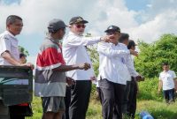 Dirjen PSP Kementan dan Bupati Lamongan meninjau pompanisasi di Waduk Delikguno, Rabu (29/4). (Foto Dok Ho/RadarBangsa.co.id)
