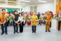 Gubernur Jawa Timur Khofifah Indar Parawansa didampingi Bupati Pasuruan Rusdi Sutejo saat meresmikan Line 4 PT Satoria Aneka Industri di Pasuruan, Selasa (28/4/2026). (Foto Dok Ho/RadarBangsa.co.id)