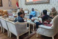 Wakil Bupati Sidoarjo Mimik Idayana saat menerima audiensi pelaku industri kreatif, Selasa (21/4/2026). (Foto Dok Ho/RadarBangsa.co.id)