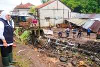 Gubernur Jawa Timur Khofifah Indar Parawansa saat peringatan Hari Kesiapsiagaan Bencana, Minggu (26/4/2026). (Foto Dok Ho/RadarBangsa.co.id)