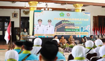 Pelepasan jemaah haji Sidoarjo dengan suasana haru dan doa bersama