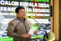 Bupati Sidoarjo Subandi memberikan pembekalan kepada 230 calon kepala desa di Pendopo Delta Wibawa, Kamis (7/5/2026). (Foto Dok Ho/RadarBangsa.co.id)