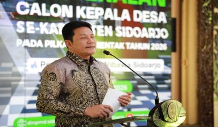 Bupati Sidoarjo Subandi saat memberikan pembekalan kepada calon kepala desa di Pendopo Delta Wibawa