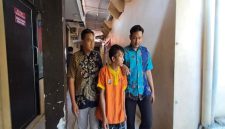 Petugas Unit PPA Satreskrim Polres Lamongan menangkap pelaku persetubuhan dan pencabulan anak di Kecamatan Sugio, Jumat (8/5/2026). (Foto Dok Ho/RadarBangsa.co.id)